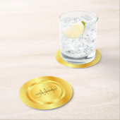 Dessous-de-verre Rond En Papier Modèle personnalisé Gold Look Moderne Monogramme É (En situation)