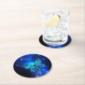 Dessous-de-verre Rond En Papier Morpho Butterfly in the Dark Background (En situation)