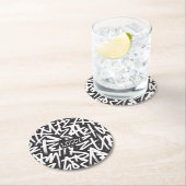 Dessous-de-verre Rond En Papier Motif de nom de graffiti personnalisé — Urbain sur (En situation)
