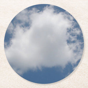 Dessous-de-verre Rond En Papier Nuages de Cumulus Puffy dans le ciel bleu