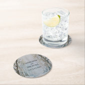 Dessous-de-verre Rond En Papier Rustique Dusty Blue Winter Forest Mariage d'aquare (En situation)