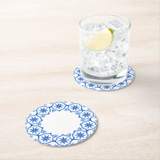 Dessous-de-verre Rond En Papier Style élégant simple Fleur Bleue Blanc style (En situation)