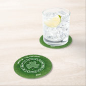 Dessous-de-verre Rond En Papier Trèfle modifiable Saint-Patrick (En situation)