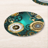 Dessous-de-verre Rond En Papier Veille bijoux Steampunk sur un Arrière - plan vert (Incliné)