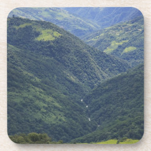 Dessous-de-verre Terres agricoles et forêt de l'Himalaya dans la va