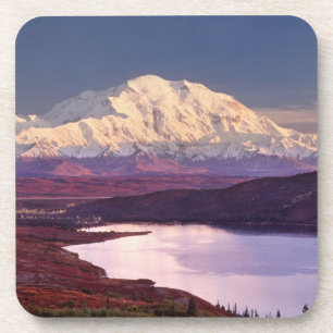 Dessous-de-verre Wonder Lake et mont Denali au lever du soleil en a