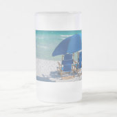Destin Chaises Floride Et Parapluie Frosted Mug (Centre)