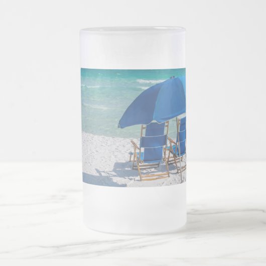 Destin Chaises Floride Et Parapluie Frosted Mug (Centre)