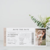 Destination Wedding Boarding Pass Plane Invitation (Debout devant)