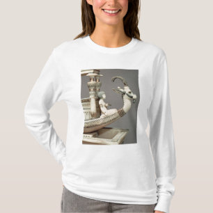 Detail van de haven van een boot met het hoofd van t-shirt