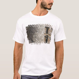detail van Trajan's column met gebouwen achter T-shirt