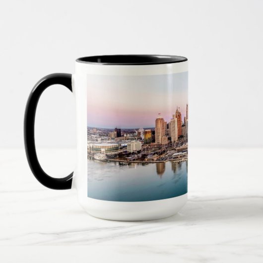 Detroit Skyline op Dawn Mok (Links)