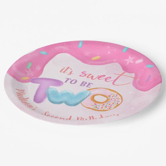 Deux Assiette d'Anniversaire de beignets sucrés (Angle)