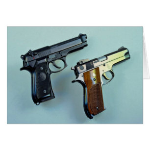 Deux canons automatiques de calibre .45 pour les a
