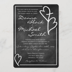 Deux coeurs croisent les invitations à un mariage