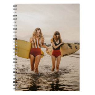 deux femmes avec surfboard spiral carnet