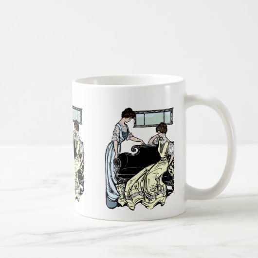 Deux femmes en robe longue Mug café (Droite)