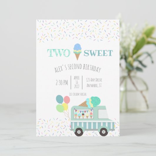 Deux glaces douces invitation à l'anniversaire (Debout devant)