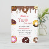 Deux invitation de fête d'anniversaire, soirée à t (Debout devant)