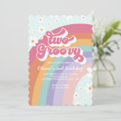 Deux invitations groovy rétro arc-en-ciel pour un (Debout devant)