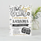 Deux legit pour quitter 2nd Birthday invitation Hi (Debout devant)