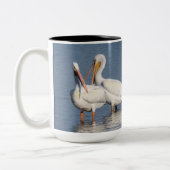 Deux pélicans blancs Mug (Gauche)