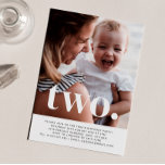 Deux photos Invitation d'anniversaire<br><div class="desc">Une simple invitation pour le deuxième anniversaire avec votre propre photo et les mots "deux" en haut.</div>