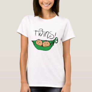 Deux pois dans la cosse attendant le T-shirt de