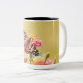 Deux tasses avec photo d'un papillon dame peint (Devant droit)