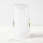 Deux tasses avec une bière légère. (Centre)