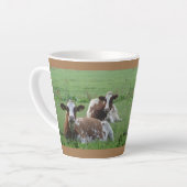 Deux Vaches Blancs-Brown Mignonnes. Mug en latte B (Angle gauche)