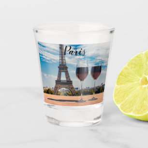 Deux verres de vin avec la tour Eiffel