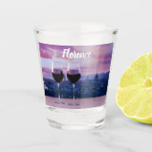 Deux verres de vin rouge sur la ligne d'horizon de (Devant)