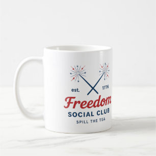 Déverser le thé 4 juillet Mug