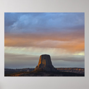 Devils Tower National Monument, Storm bij zonsonde Poster