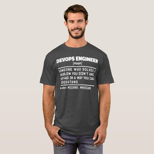 Devops Engineer Definition Afstuderen Grappig Geze T-shirt (Voorkant volledig)