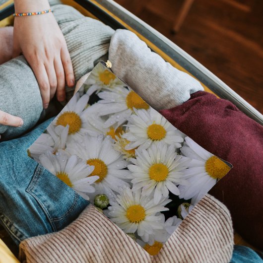 Dew-kissed Daisies Floral Etui