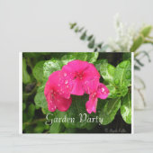 Dewdrops sur les invitations à la fête du jardin d (Debout devant)