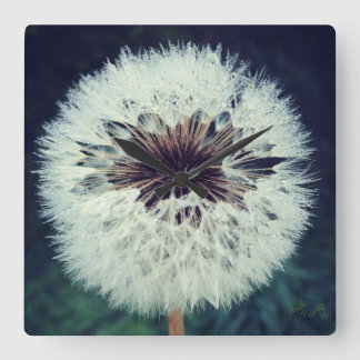 Dewy Dandelion Clock ...Clock! Vierkante Klok