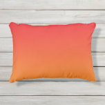 D'extérieur Coussin extérieur rouge et orange d'Ombre<br><div class="desc">Coussin extérieur rouge et orange d'accent d'Ombre</div>