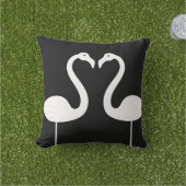 D'extérieur Flamants roses de baiser Coussin extérieur noir (Herbe)