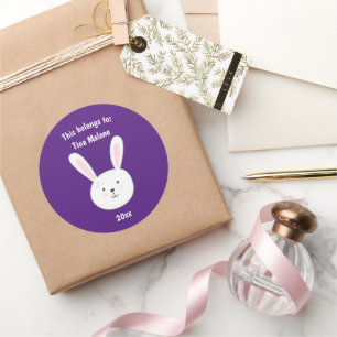 Deze behoort tot de naam Bunny Rabbit Face Paarse Ronde Sticker