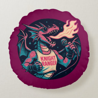 Deze draak spuugt vuur rond kussen