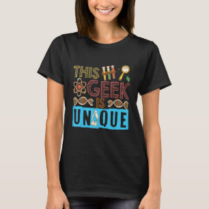 Deze geek is een unieke "Science Théance Party" T-shirt