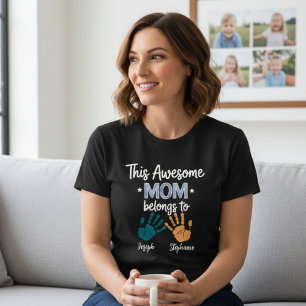Deze geweldige moeder hoort bij Handprint familien T-shirt