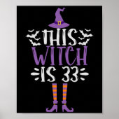 Deze heks is 33th Funny Spooky Halloween Birthday Poster (Voorkant)