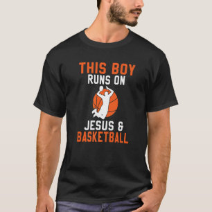Deze jongen loopt op Jezus en Basketball T-shirt