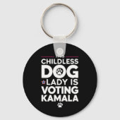 Deze kinderloze hondendame stemt Kamala-verkiezing Sleutelhanger (Voorkant)