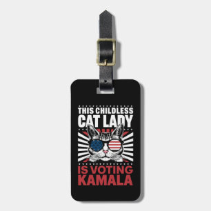 Deze kinderloze kattendame stemt Kamala 2024 Bagagelabel