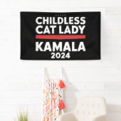 Deze kinderloze kattendame stemt Kamala 2024 Spandoek (Insitu)